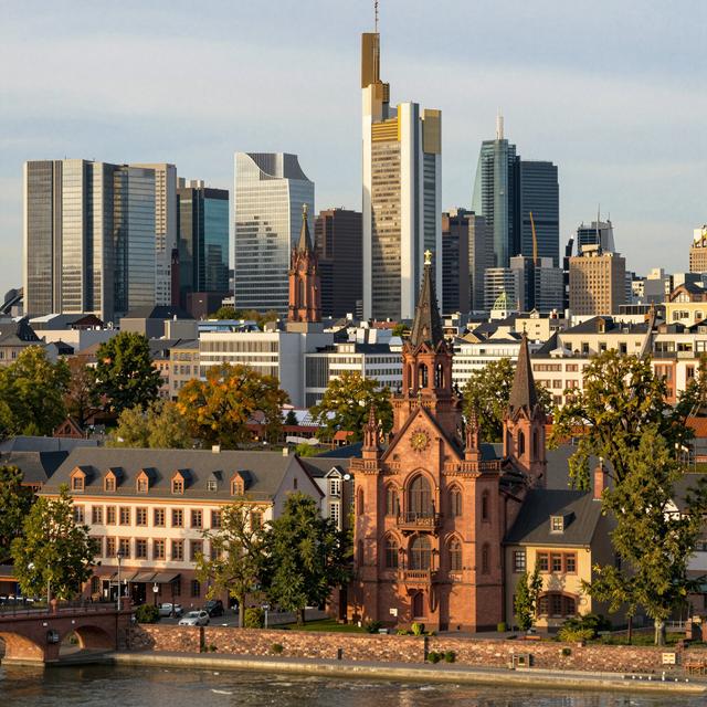 4-Day Independent Travel Guide to Frankfurt, Germany: From the Financial District to the Old Town – A Authentic Experience Handbook
