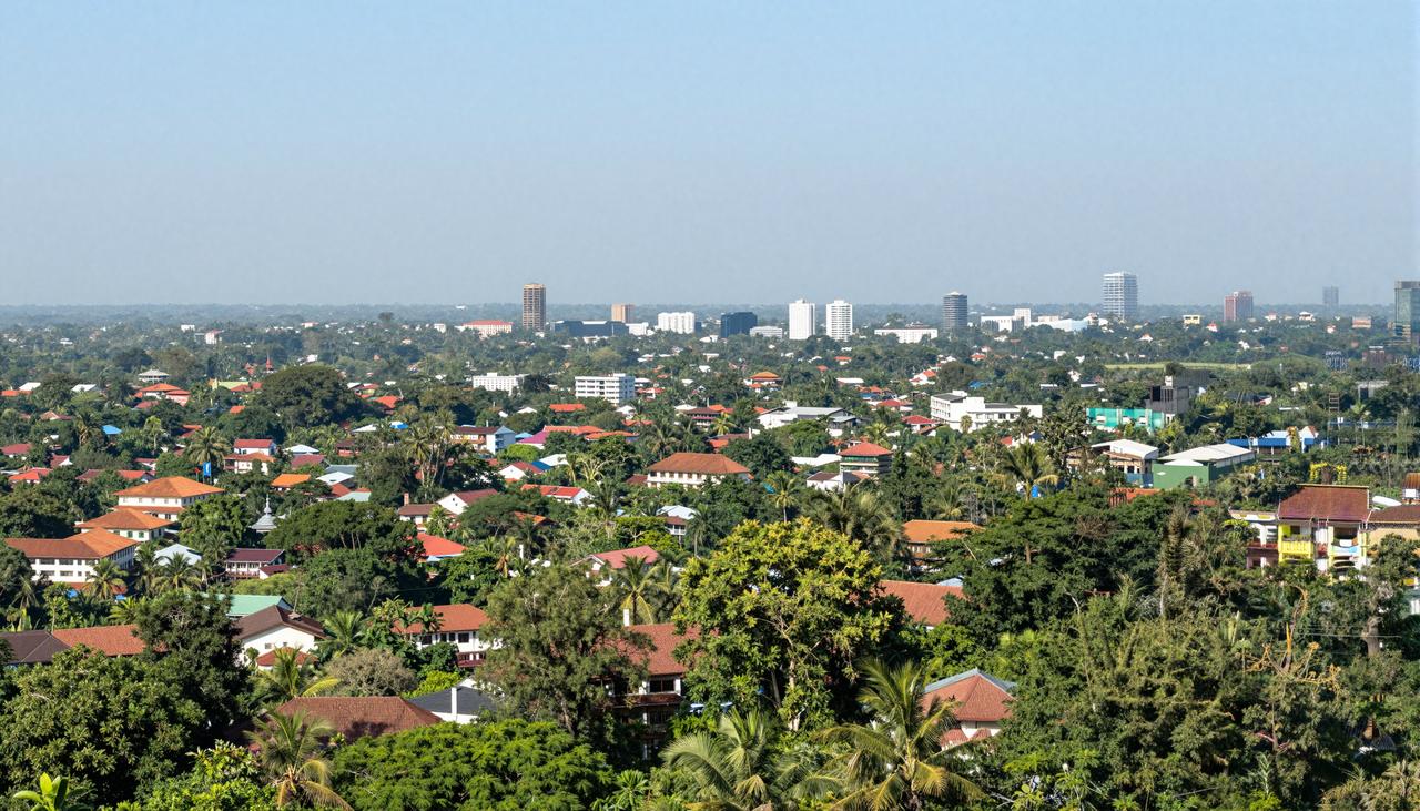Traduction en français du texte touristique suivant, en conservant le style rédactionnel propre au tourisme :

Guide shopping de 5 jours au Sri Lanka : itinéraire des boutiques de qualité de Colombo à Kandy