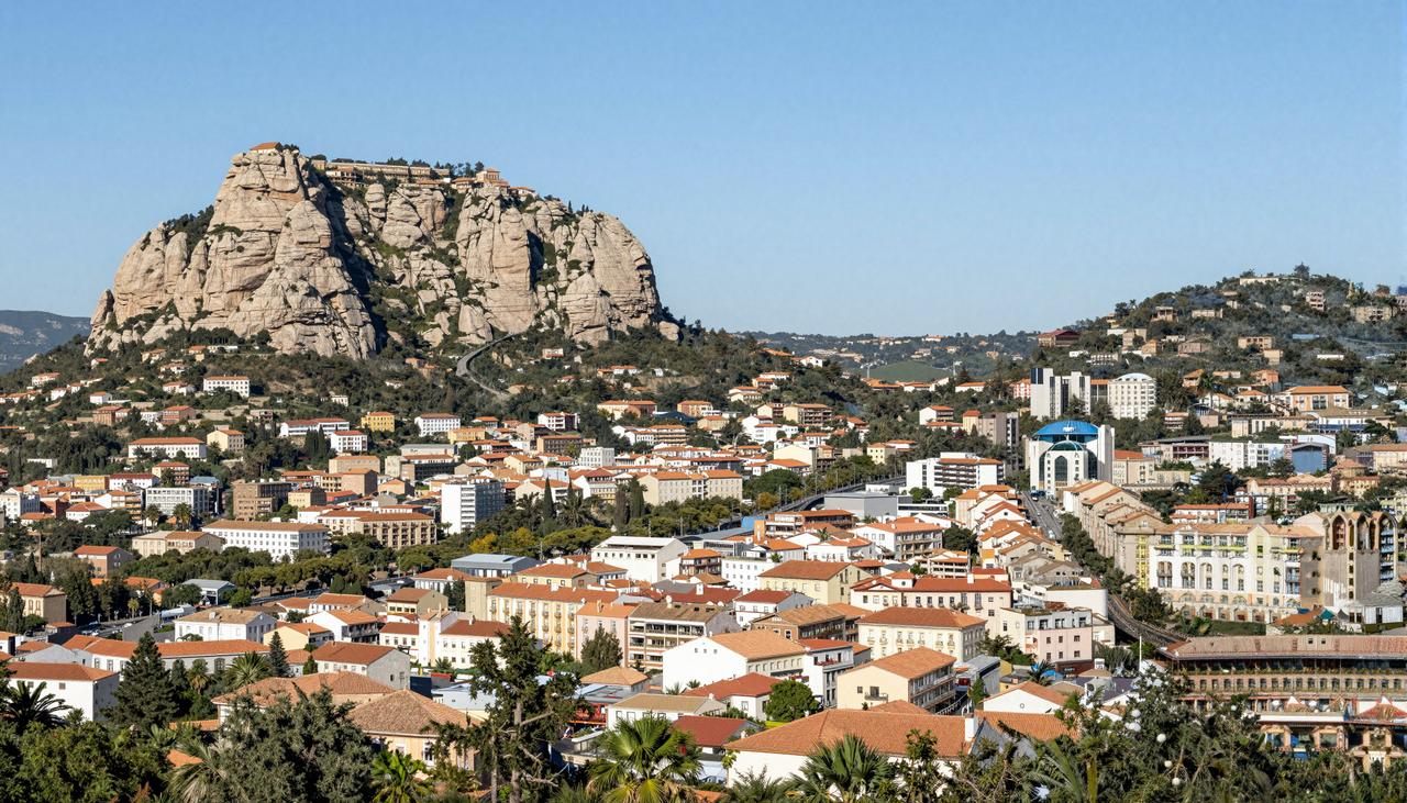Montserrat (British Territory) 3-Day Outdoor Adventure Guide